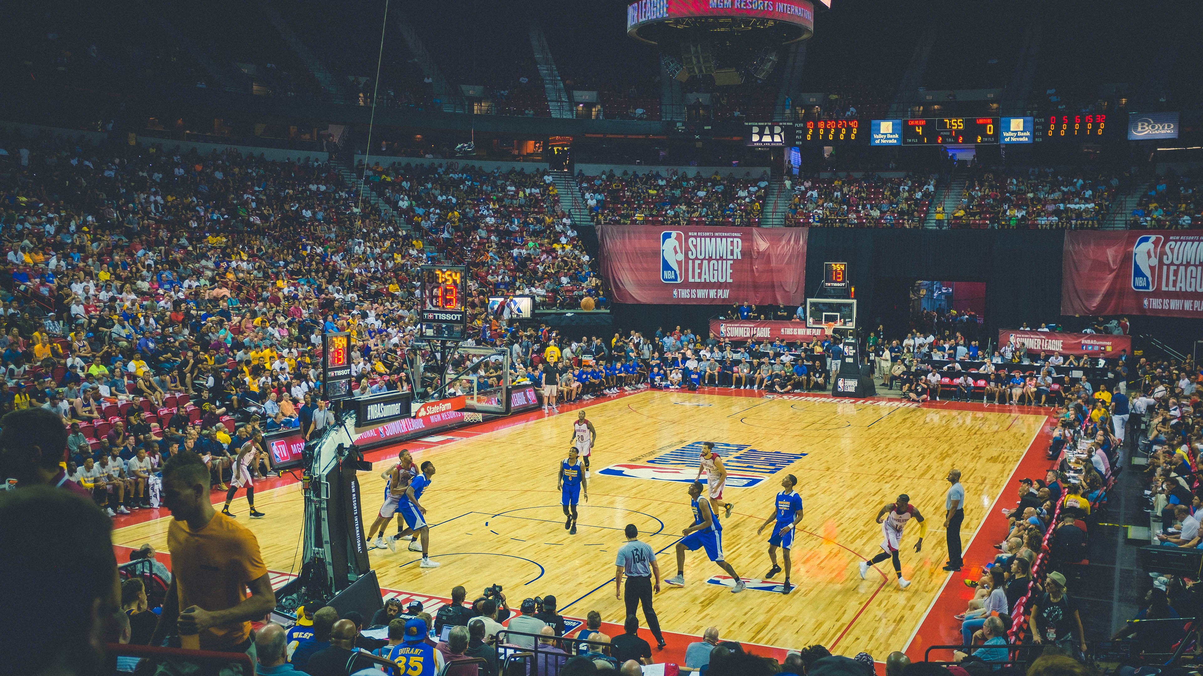 世界杯2026-老鹰振翅击破骑士，塔图姆在F1赛道完成超车式接管