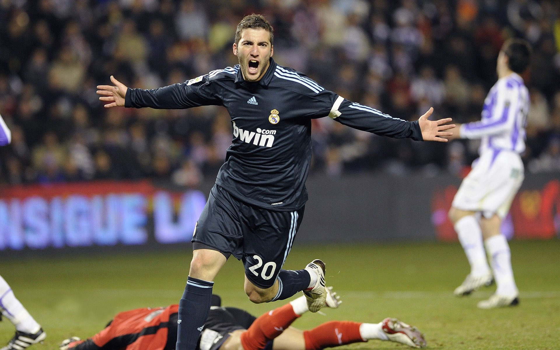 开云体育APP下载-孔德世界杯接管比赛，国际米兰狂胜揭示战术密码